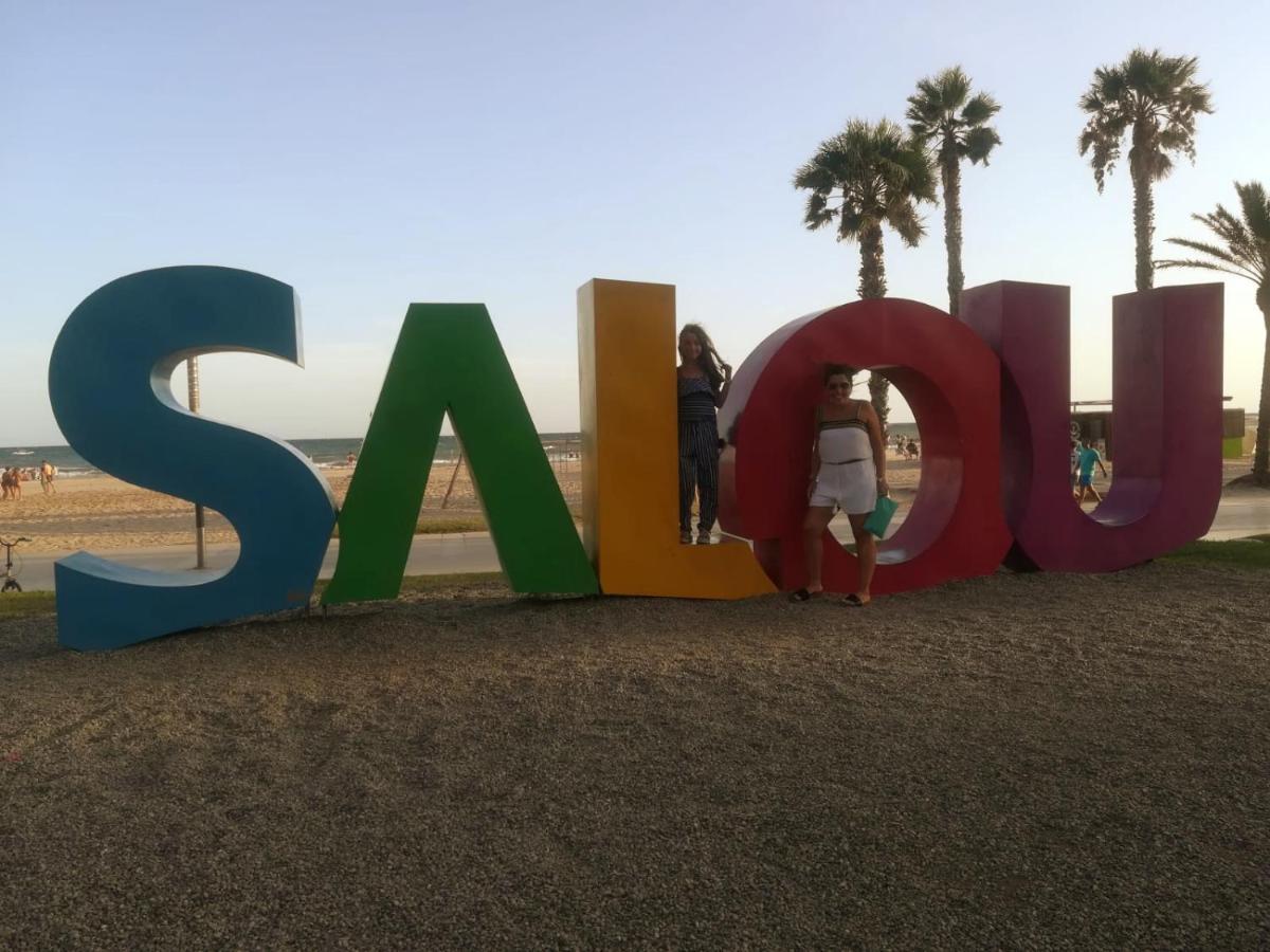 Vancouver En Salou Bagian luar foto