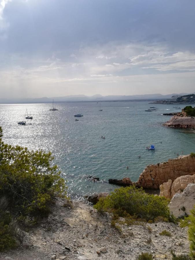 Vancouver En Salou Bagian luar foto